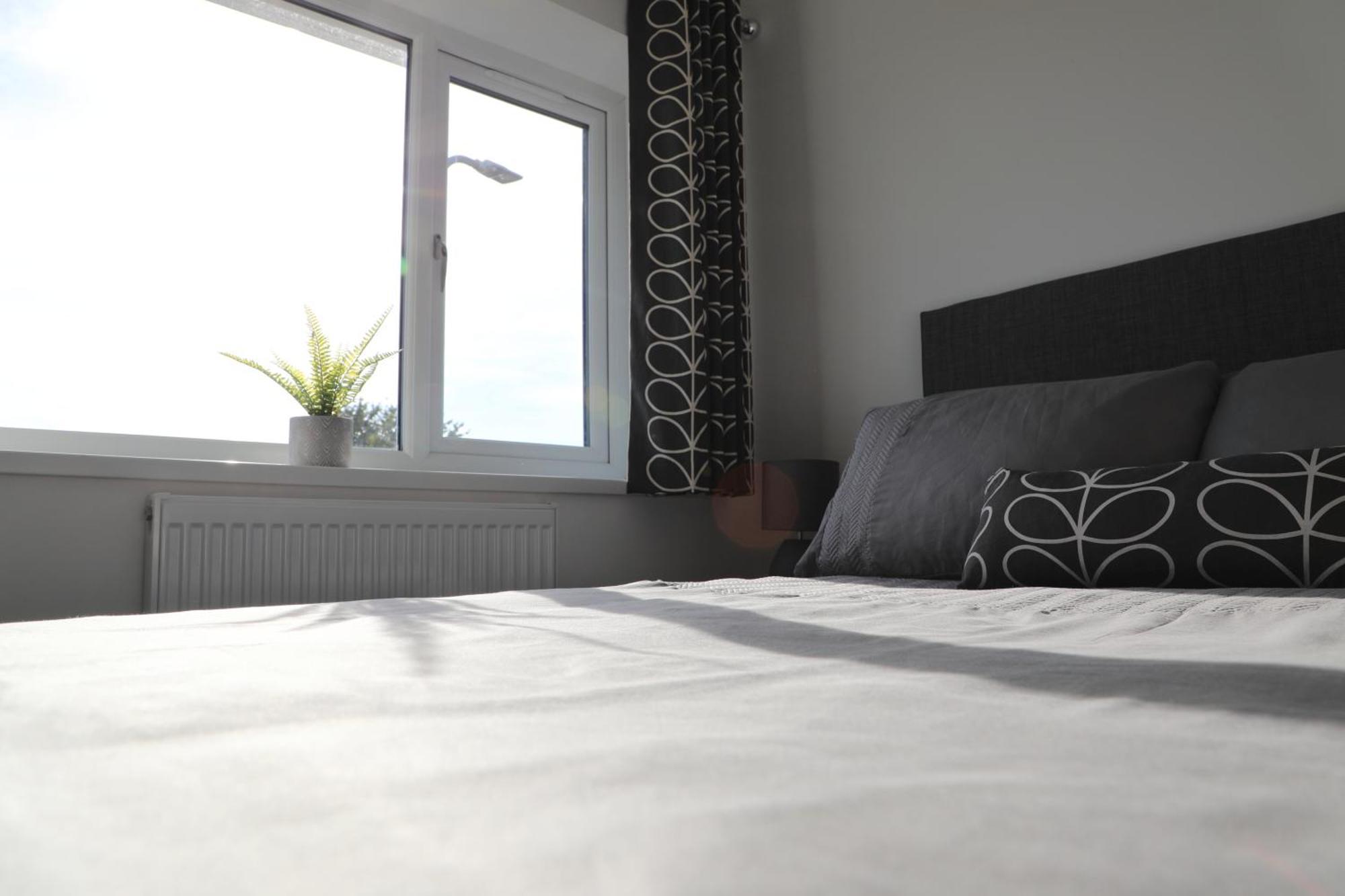 Modern, Two Double Bedroom House With Free Parking Chepstow Exterior photo