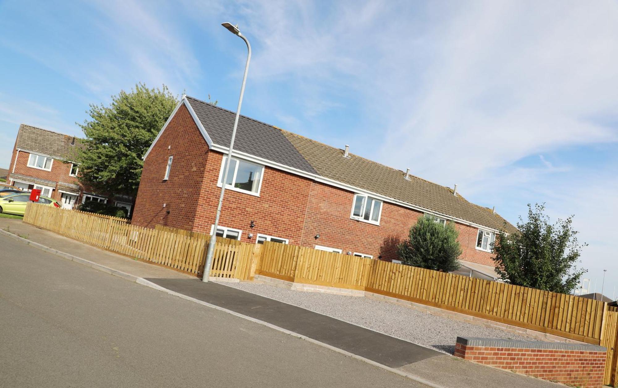 Modern, Two Double Bedroom House With Free Parking Chepstow Exterior photo